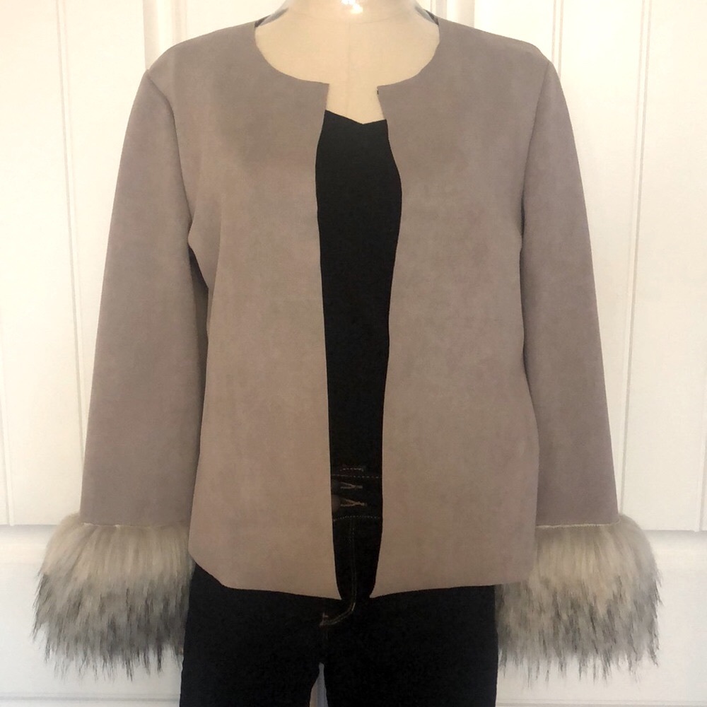 Faux fur around the wrists jacket